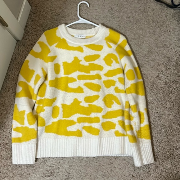 Sweater - Picture 1 of 4